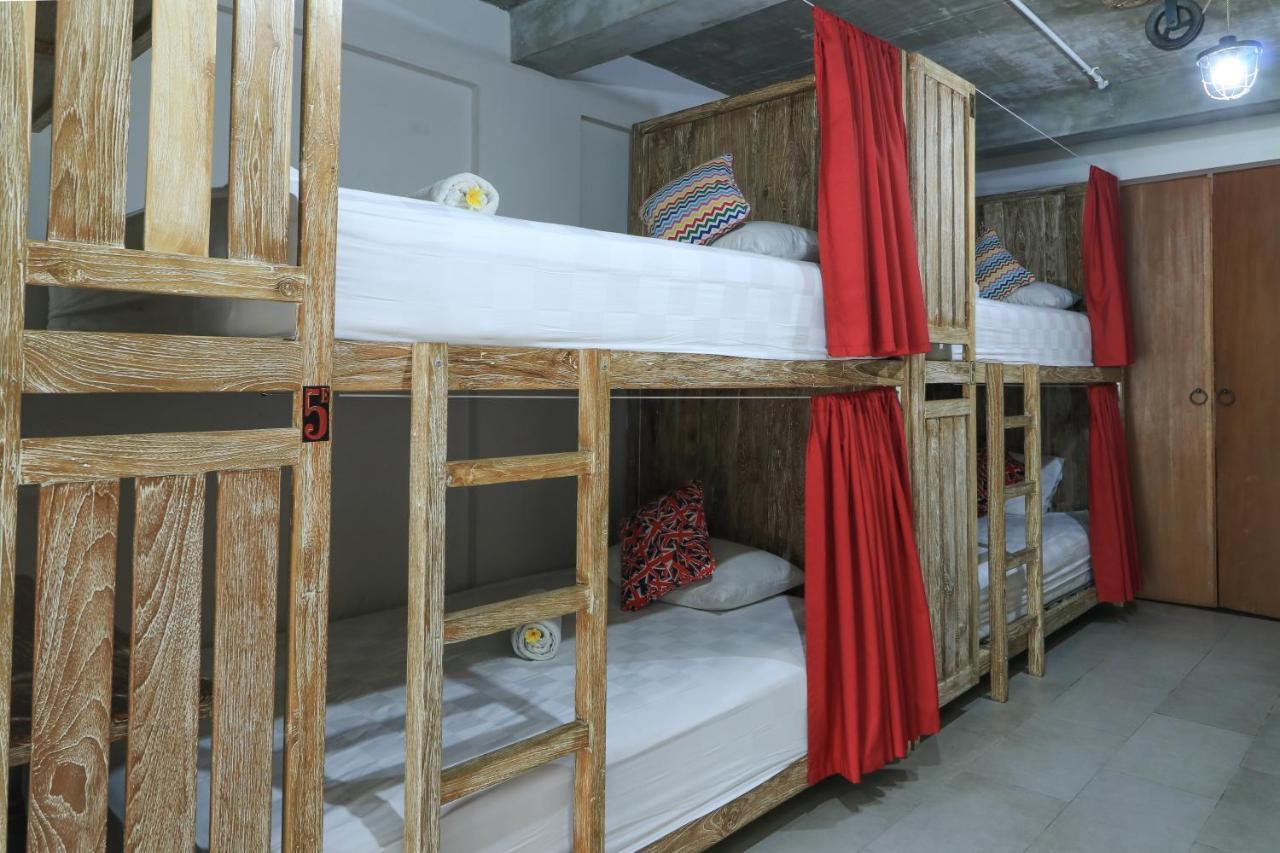 Base Guest House Canggu  Ngoại thất bức ảnh