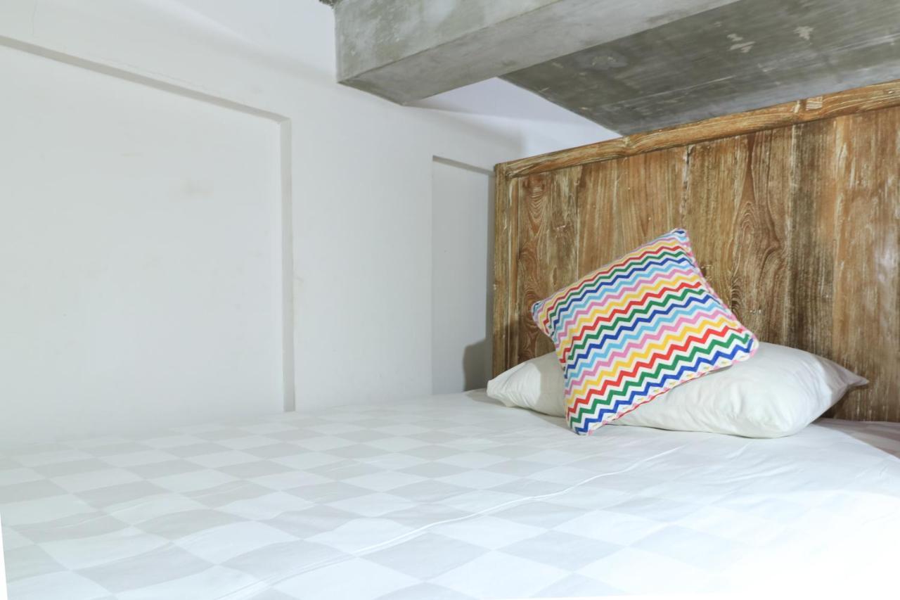 Base Guest House Canggu  Ngoại thất bức ảnh