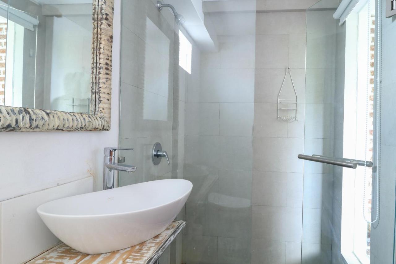 Base Guest House Canggu  Ngoại thất bức ảnh
