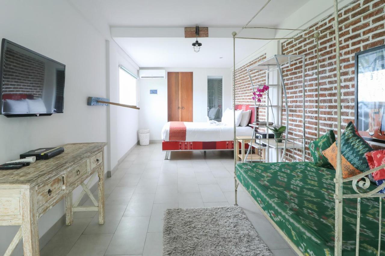 Base Guest House Canggu  Ngoại thất bức ảnh
