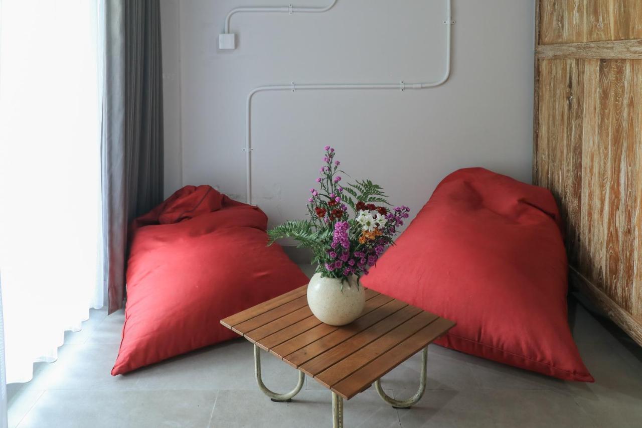 Base Guest House Canggu  Ngoại thất bức ảnh