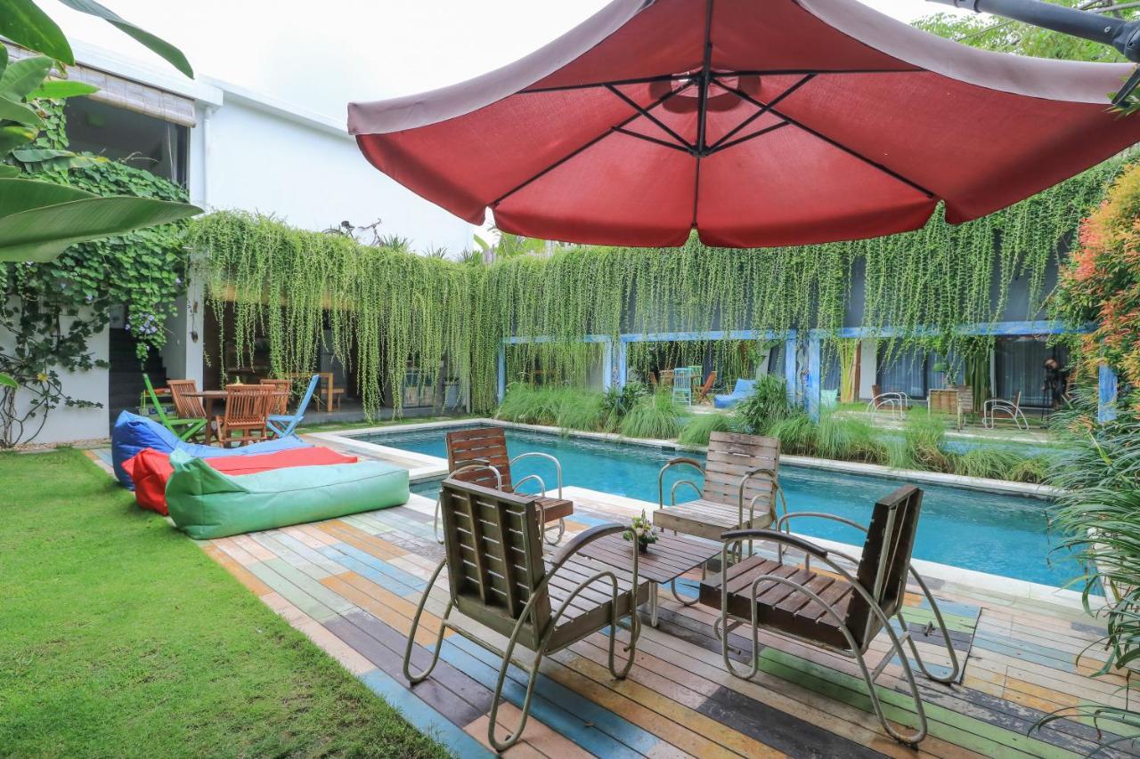 Base Guest House Canggu  Ngoại thất bức ảnh
